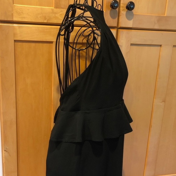 Vestique black halter tie Romper with waist ruffle size Medium - Picture 3 of 9